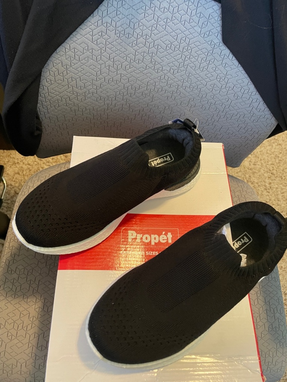 NEW in box Women's Propet B10 Unite Slipon in Black. Size 8.5 X